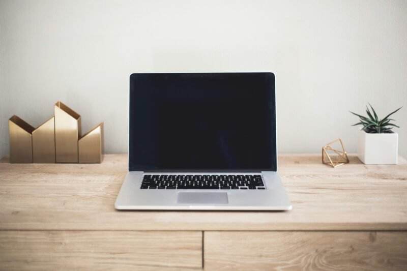 Laptop – Image 2